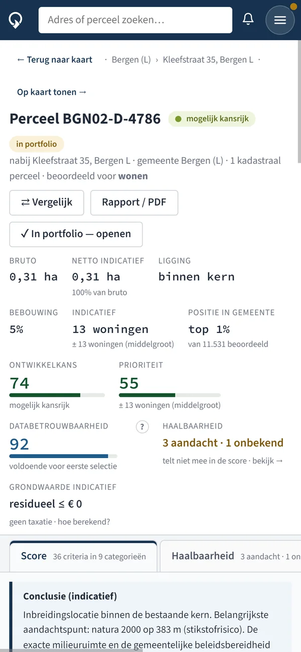 GEOSHARQ op een telefoon: het dossier van een perceel met ontwikkelkans 74 en databetrouwbaarheid 92.